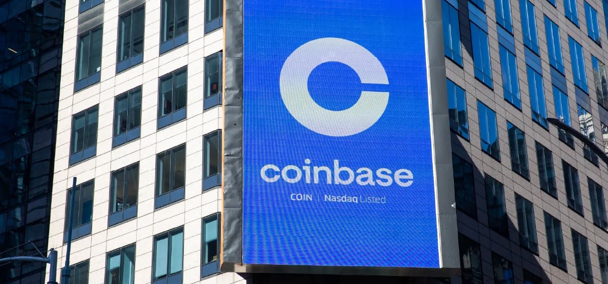 Coinbase Executive Warns Shift in Stablecoin Policy Could Give China a Global Edge