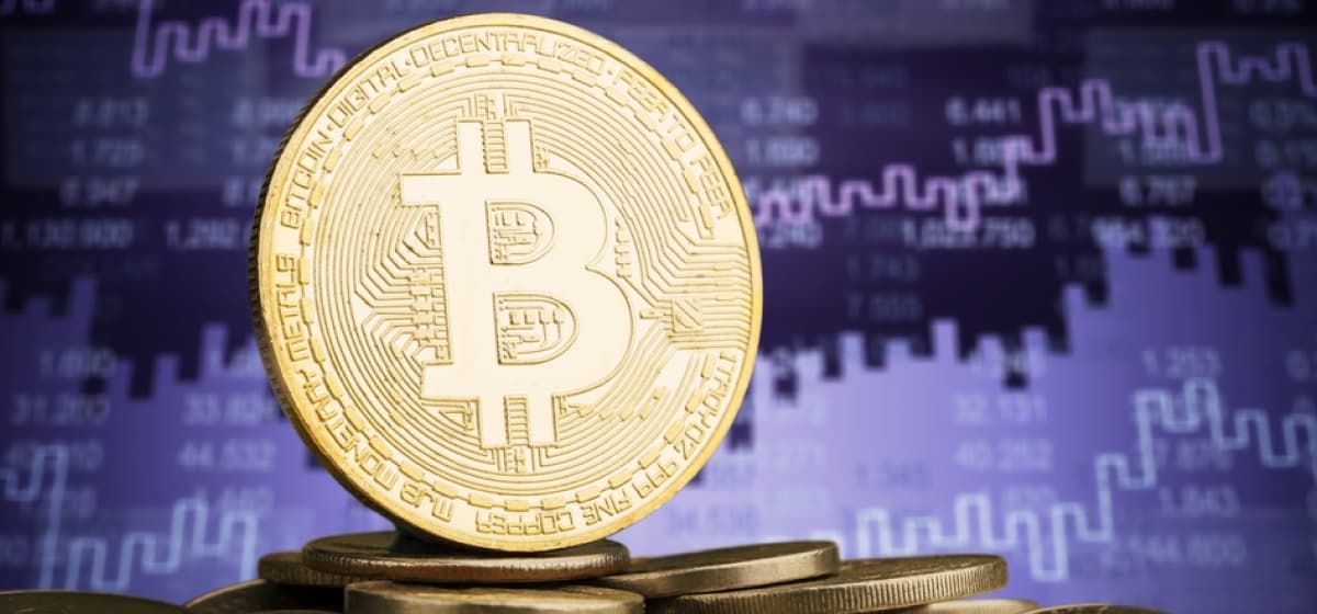 Bitcoin ETFs See Nearly $1 Billion in Weekly Inflows