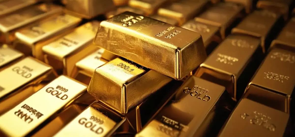 Gold Price Surges to $4,700 For The First Time Ever