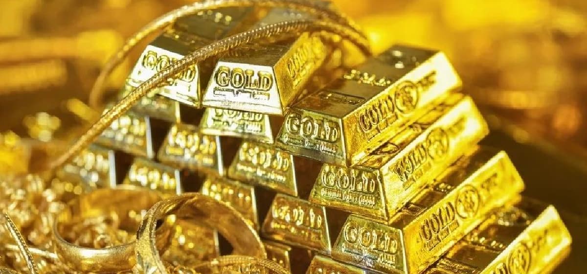 Gold Price Reaches Historic High of $4,870