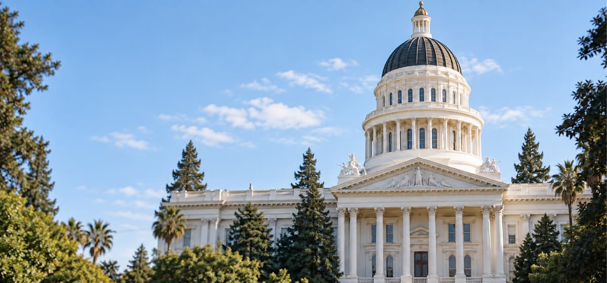 Newsom Signs Ban on California Officials Issuing Memecoins, Takes Aim at Trump