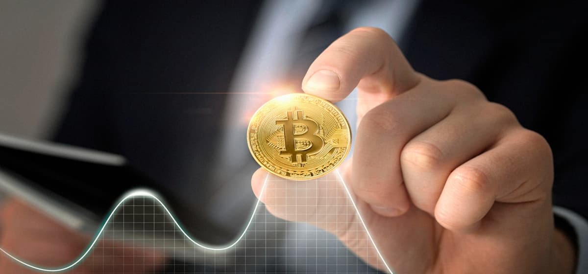 Bitcoin Drops Back to $70,000 as Fed Rate Cut Hopes Fade and Global Uncertainty Grows Bitcoin Drops Back to $70,000 as Fed Rate Cut Hopes Fade and Global Uncertainty Grows